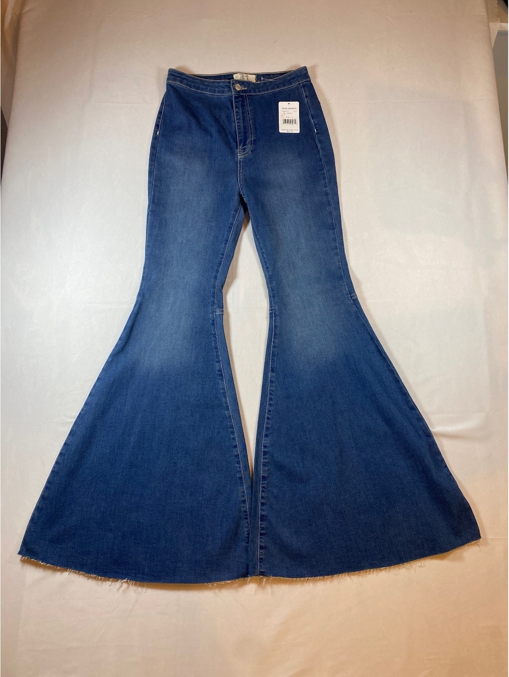 Free People We The Free Bell Bottom Jeans Size 31